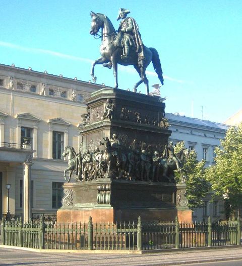 Estátua equestre Frederico II - 1