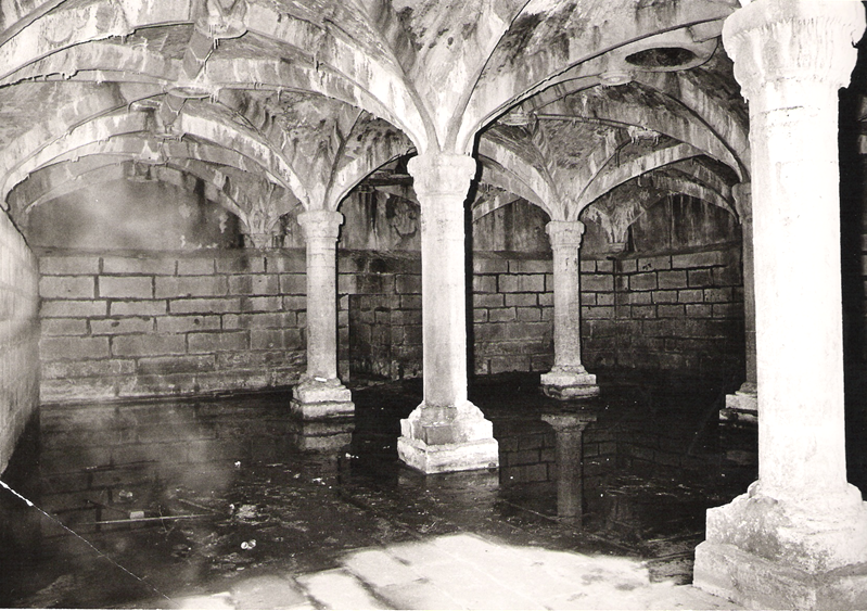 Resultado de imagem para imagens cisterna claustro da micha convento cristo tomar